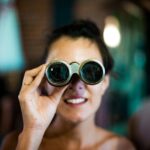 Должностные обязанности ресечера https://unsplash.com/photos/woman-using-gray-binoculars-T69h1_YfR-w?utm_content=creditShareLink&utm_medium=referral&utm_source=unsplash